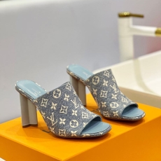 Louis Vuitton Slippers